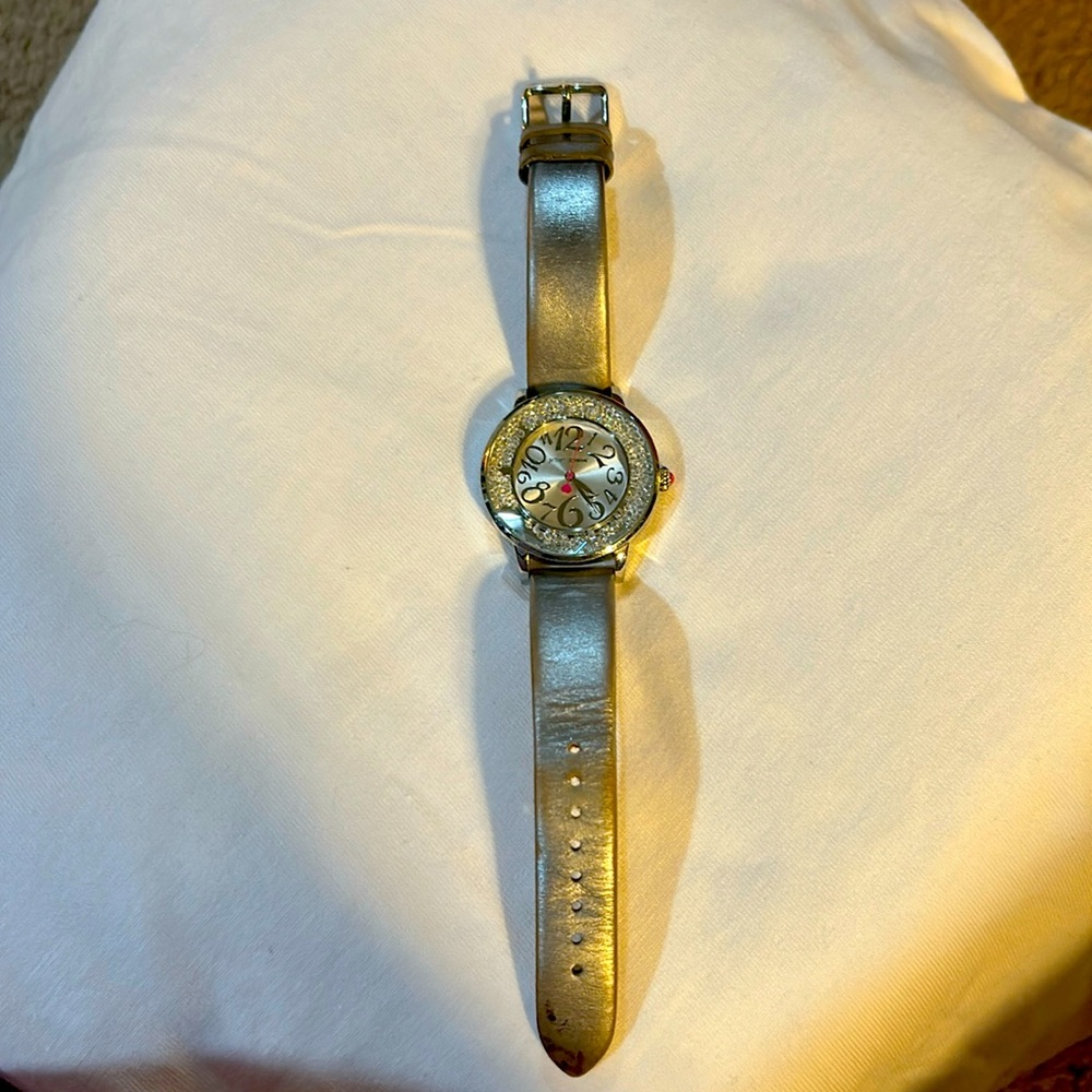 Betsy Johnson ladies watch in good condition!!!